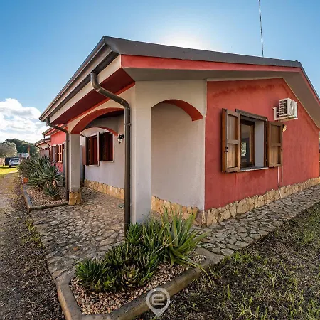 House Charlotte * Is Solinas